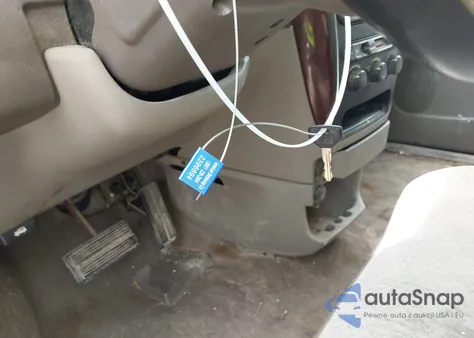 2003 Chrysler Town & Country z USA, uszkodzony, nr VIN 2C4GP24R83R374963